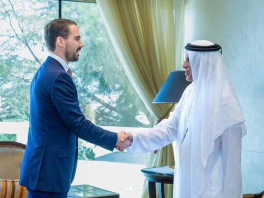 Φίλιππος Ντε Γκρες - Νίνα Φλορ: Επίσκεψη στο παλάτι του Σεΐχη των Ηνωμένων Αραβικών Εμιράτων