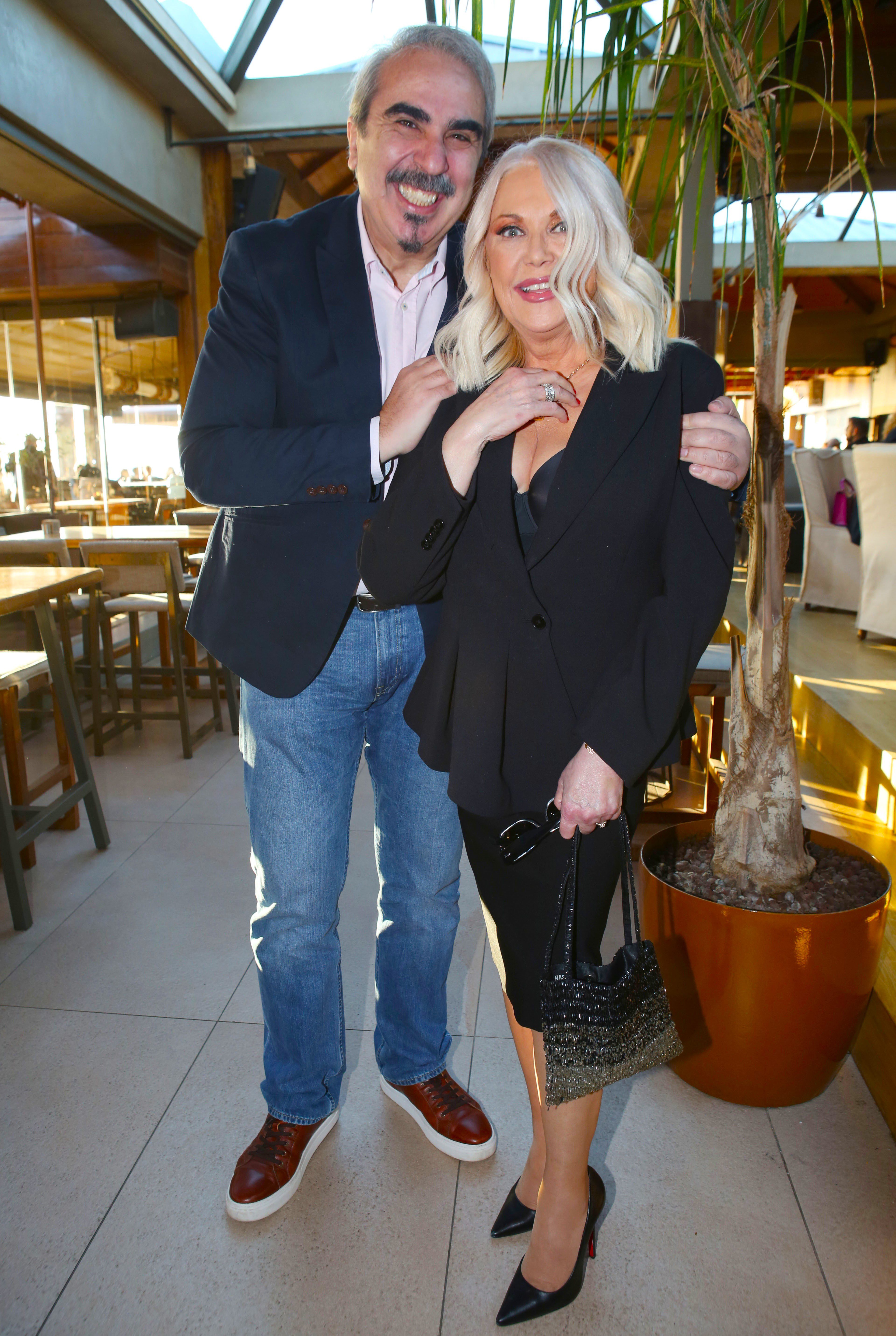 Έγινε αρχικά γνωστός από τη συνεργασία του με τη Ρούλα Κορομηλά σε ψυχαγωγικές εκπομπές τη δεκαετία των '90S