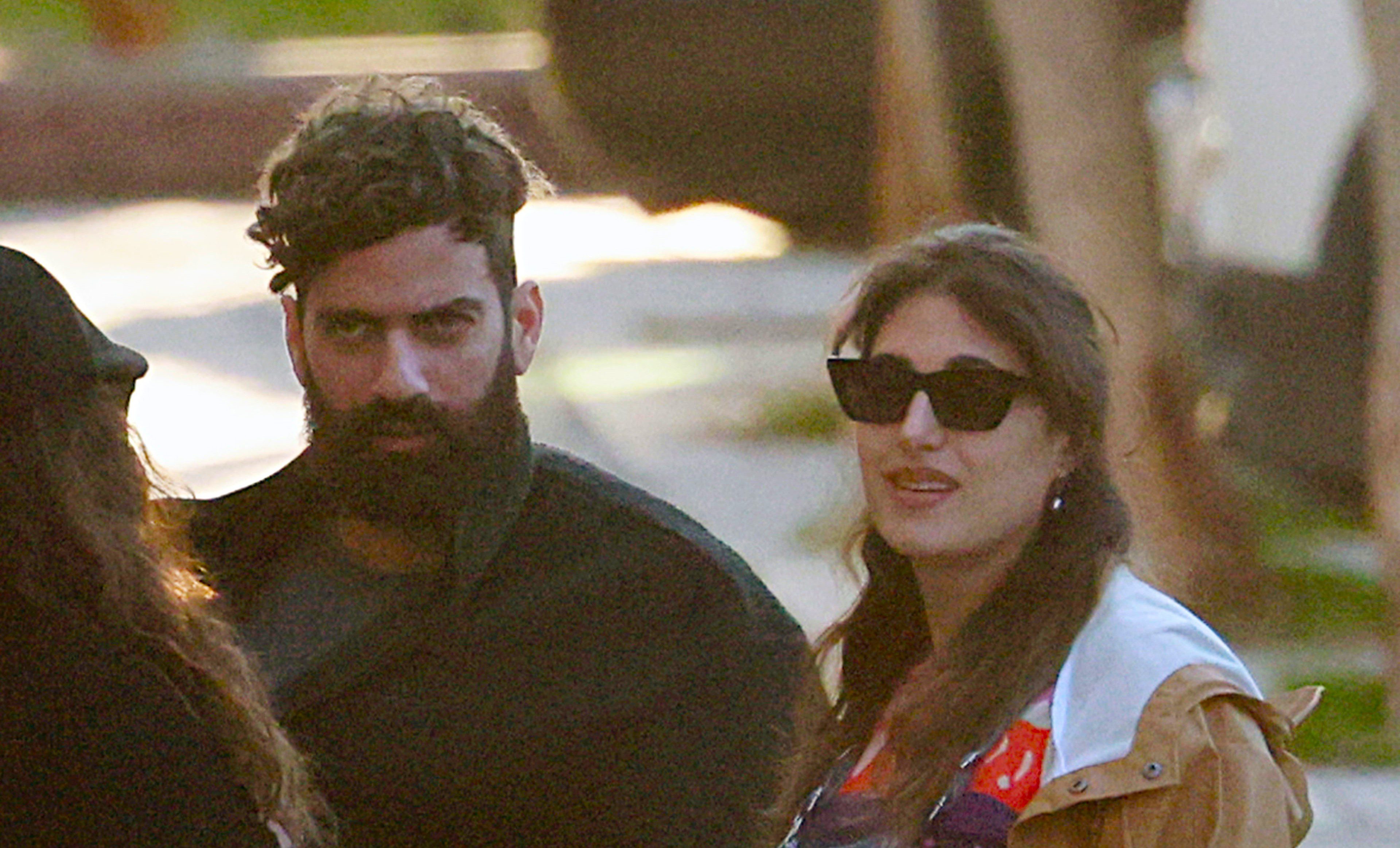 Ο άνδρας στο πλευρό της Παυλίνας Βουλγαράκη ονομάζεται Στέφανος.