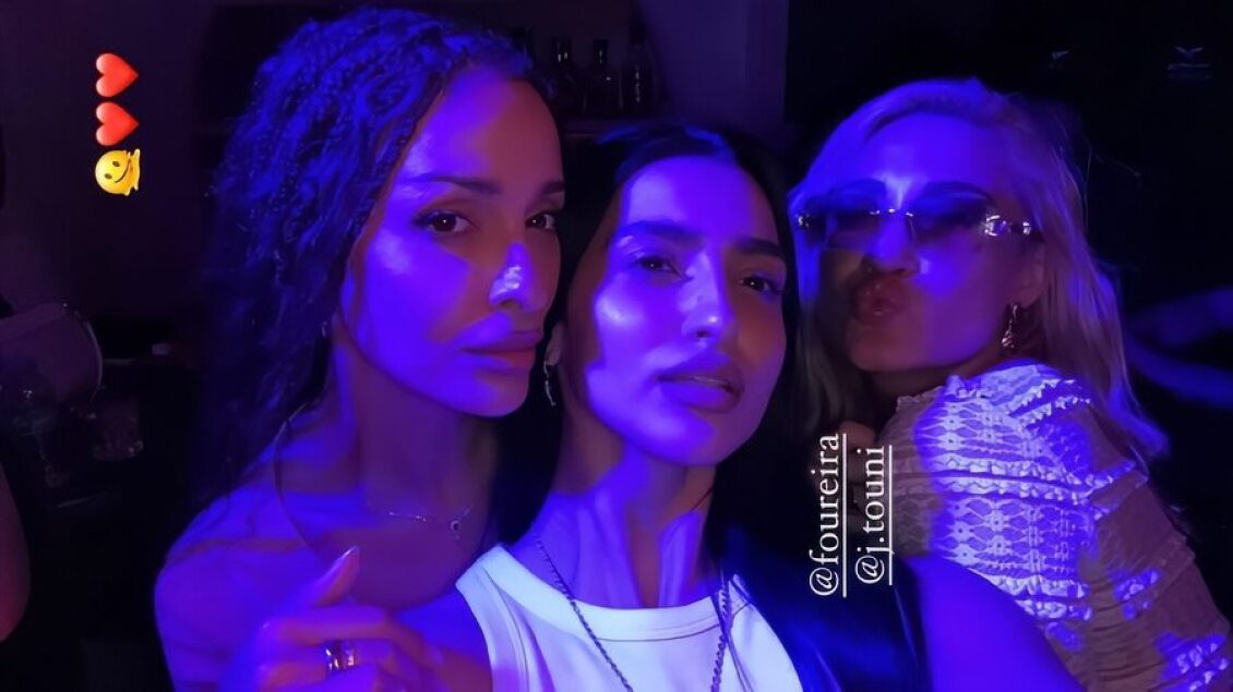 Ιωάννα Τούνη: Γλέντησε αλά ελληνικά στη Μύκονο με την Φουρέιρα 