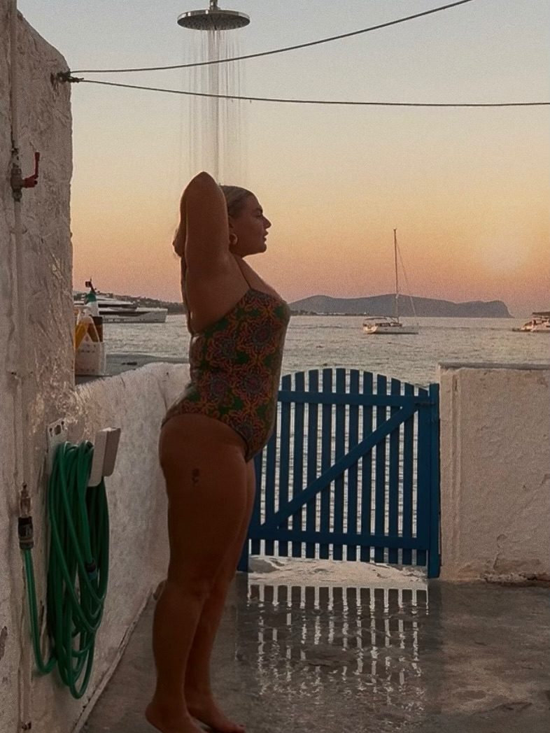 Το βράδυ της Δευτέρας (30 Ιουνίου 2025), η Δανάη μοιράστηκε με τους followers της στο Instagram ένα μικρό φωτογραφικό ημερολόγιο από τις διακοπές της.