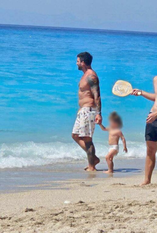 Δημήτρης Αλεξάνδρου: Οι καλοκαιρινές στιγμές του με τον γιο του