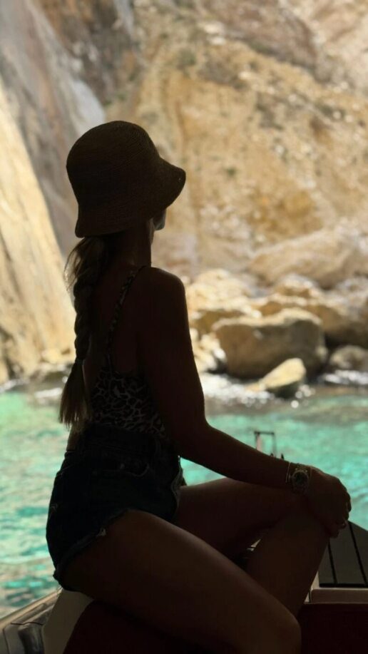 Με φουσκωτό στους Παξούς η Οικονομάκου