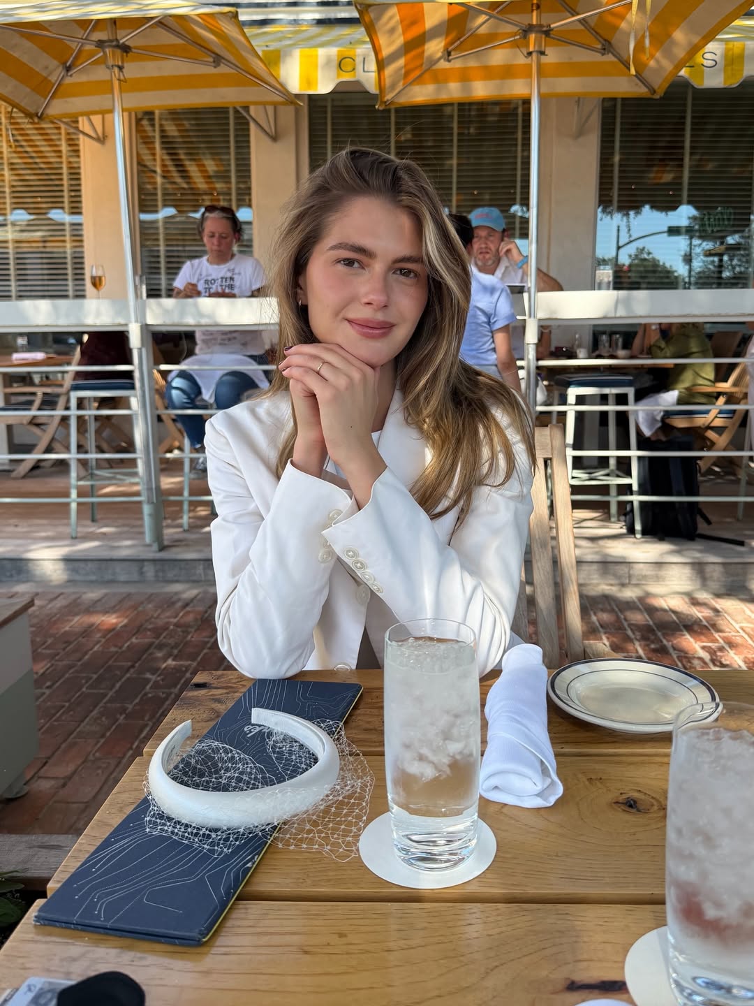 Η Αμαλία Κωστοπούλου ζει μια από τις πιο χαρούμενες περιόδους της ζωής της, καθώς απολαμβάνει τις πρώτες εβδομάδες μετά τον πολιτικό της γάμο με τον Τζέικ Μέντγουελ στο Τέξας, ενώ παράλληλα ετοιμάζει τον θρησκευτικό γάμο που θα πραγματοποιηθεί στην Ελλάδα το 2026.