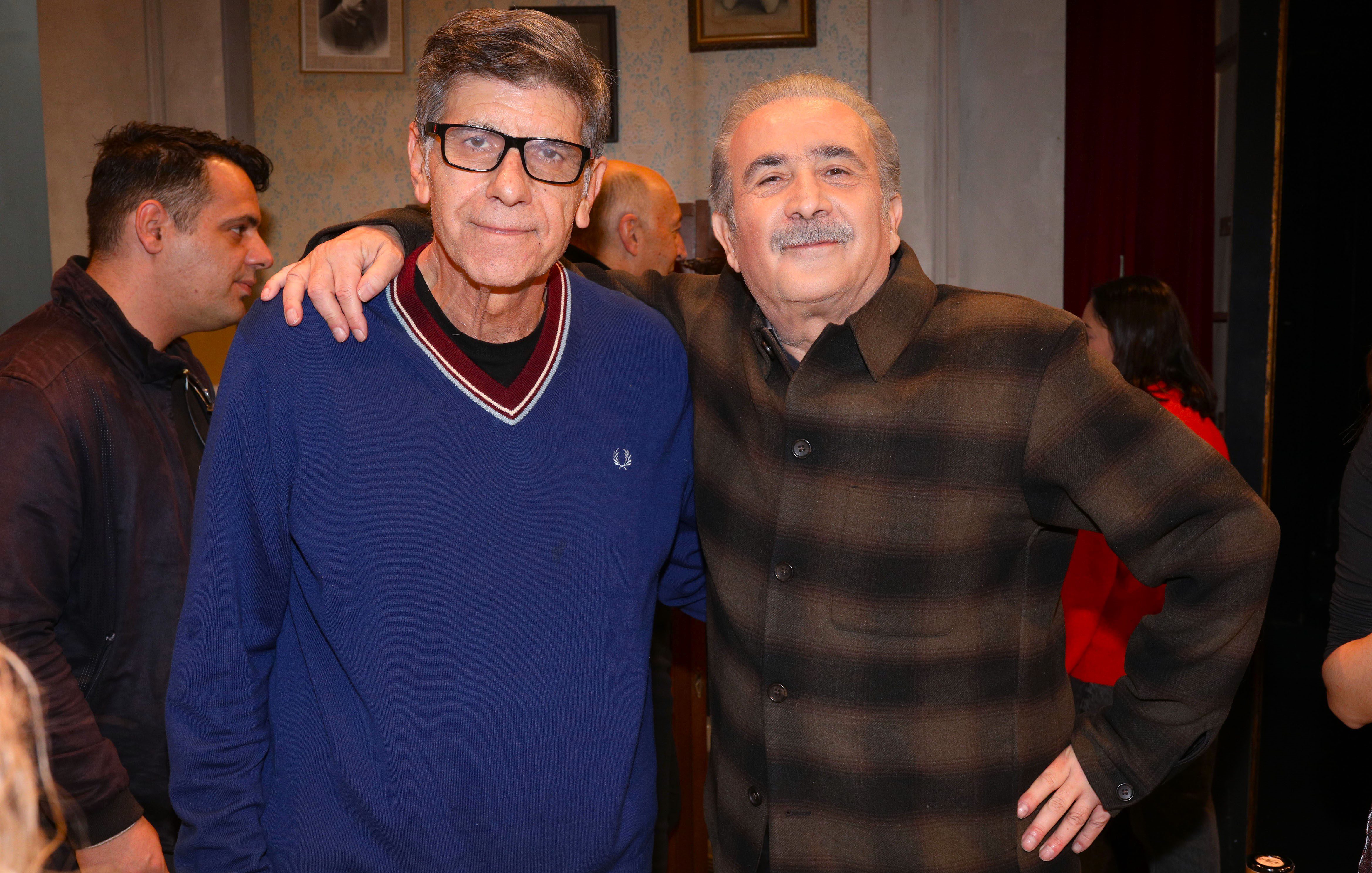 Ο Γιάννης Μπέζος μίλησε στην εκπομπή Happy Day για το έργο «Ένας Ήρωας με Παντούφλες», το οποίο σκηνοθετεί, αλλά και για τον τρόπο που επιλέγει να ζει τη ζωή του χωρίς άγχος και πίεση.