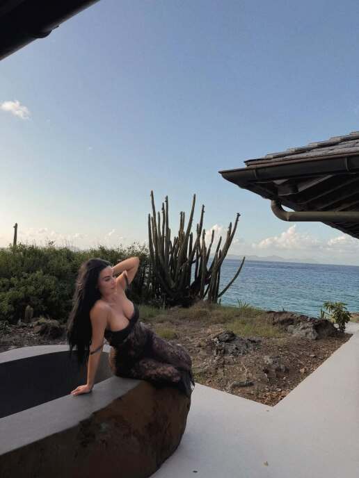 kim-kardashian-dress-instagram-photos-noe-2025-8