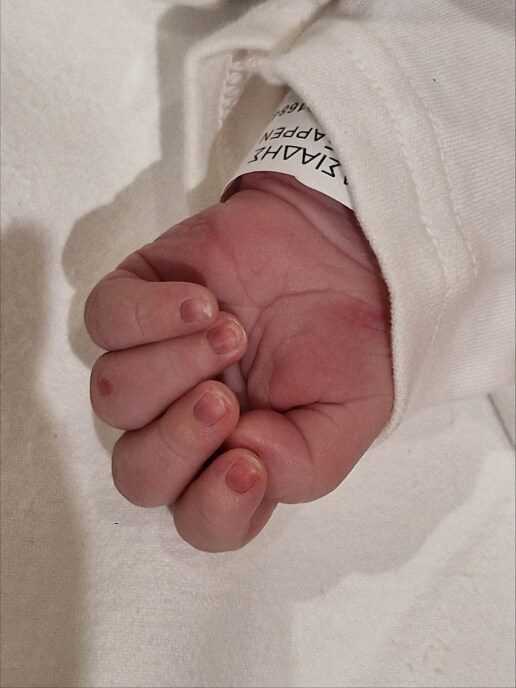 tzeni-theona-photos-instagram-dyo-paidia-tis-3