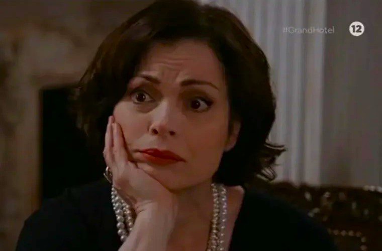 Ραγδαίες εξελίξεις στα νέα επεισόδια του «Grand Hotel», με έναν έρωτα που φουντώνει, έναν γάμο που κλονίζεται και μια ζωή που κινδυνεύει.