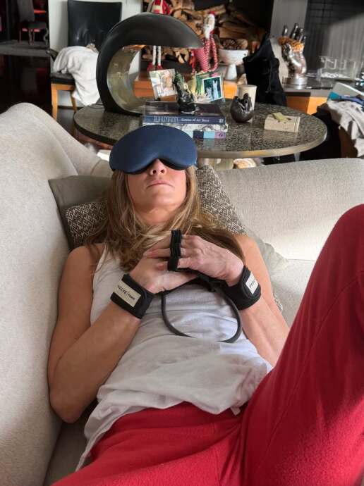 jennifer-aniston-instagram-photos-christmas-2025-3