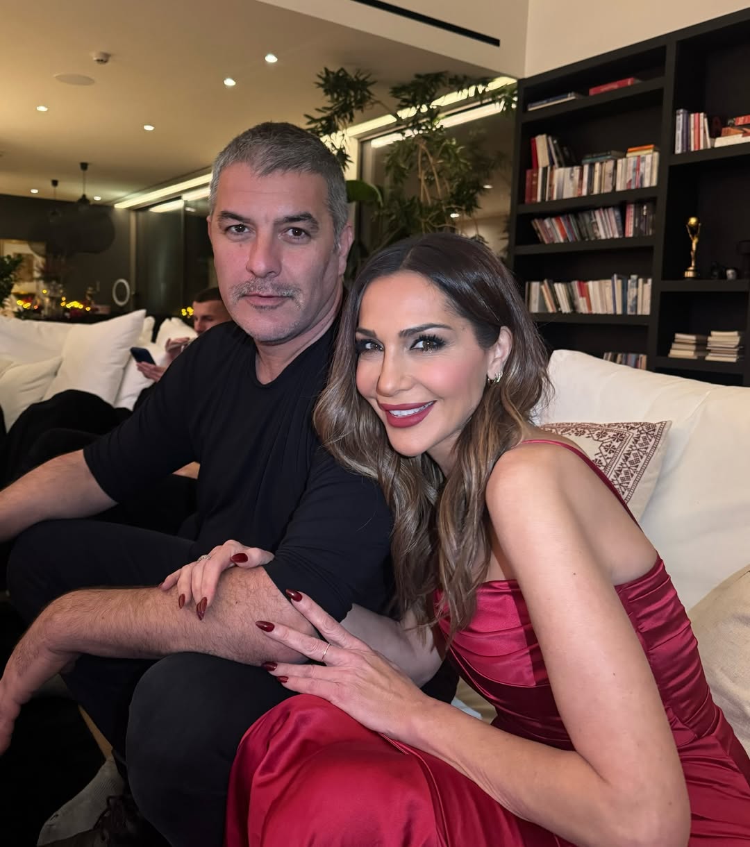 «Στα 50 δεν είναι εύκολο να αφεθείς. Φιλτράρεις τα πάντα, ειδικά όταν έχεις παιδιά. Όσο σε απογειώνει, τόσο σε τρομάζει», είπε η Δέσποινα Βανδή.