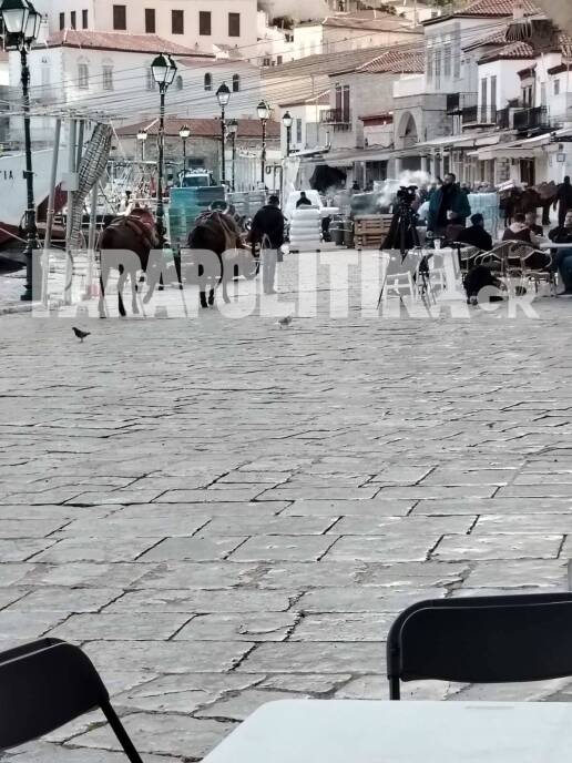 brad-pitt-gyrismat-paralia-ydras