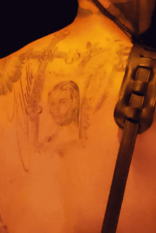 justin-bieber-tatto-hailey-bieber-grammy-2026-2