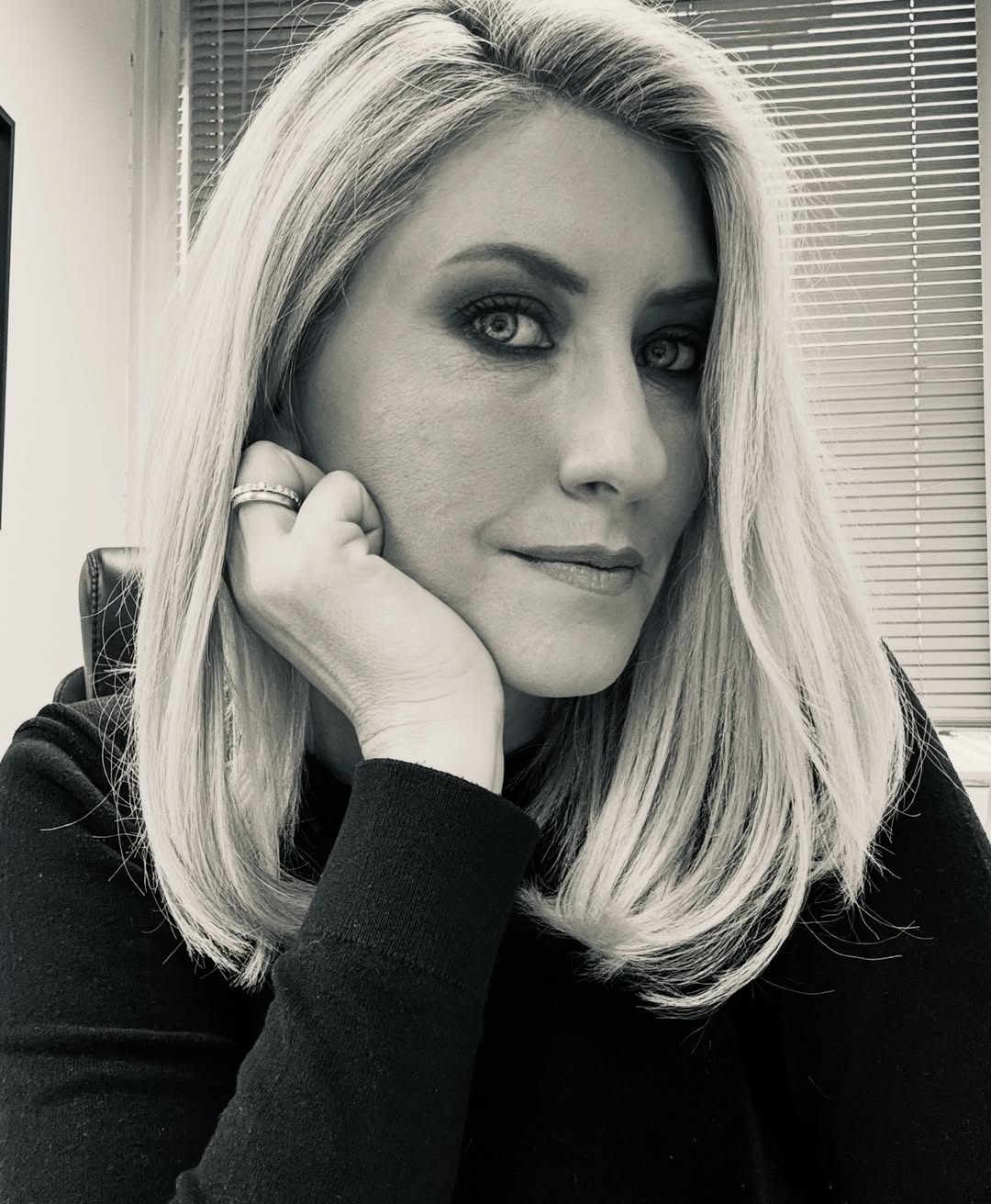 Η Σία Κοσιώνη πήρε εξιτήριο μετά από πολυήμερη νοσηλεία και μιλά ανοιχτά για τη δοκιμασία της υγείας της, την οικογένειά της και το μήνυμα πρόληψης που θέλει να στείλει.