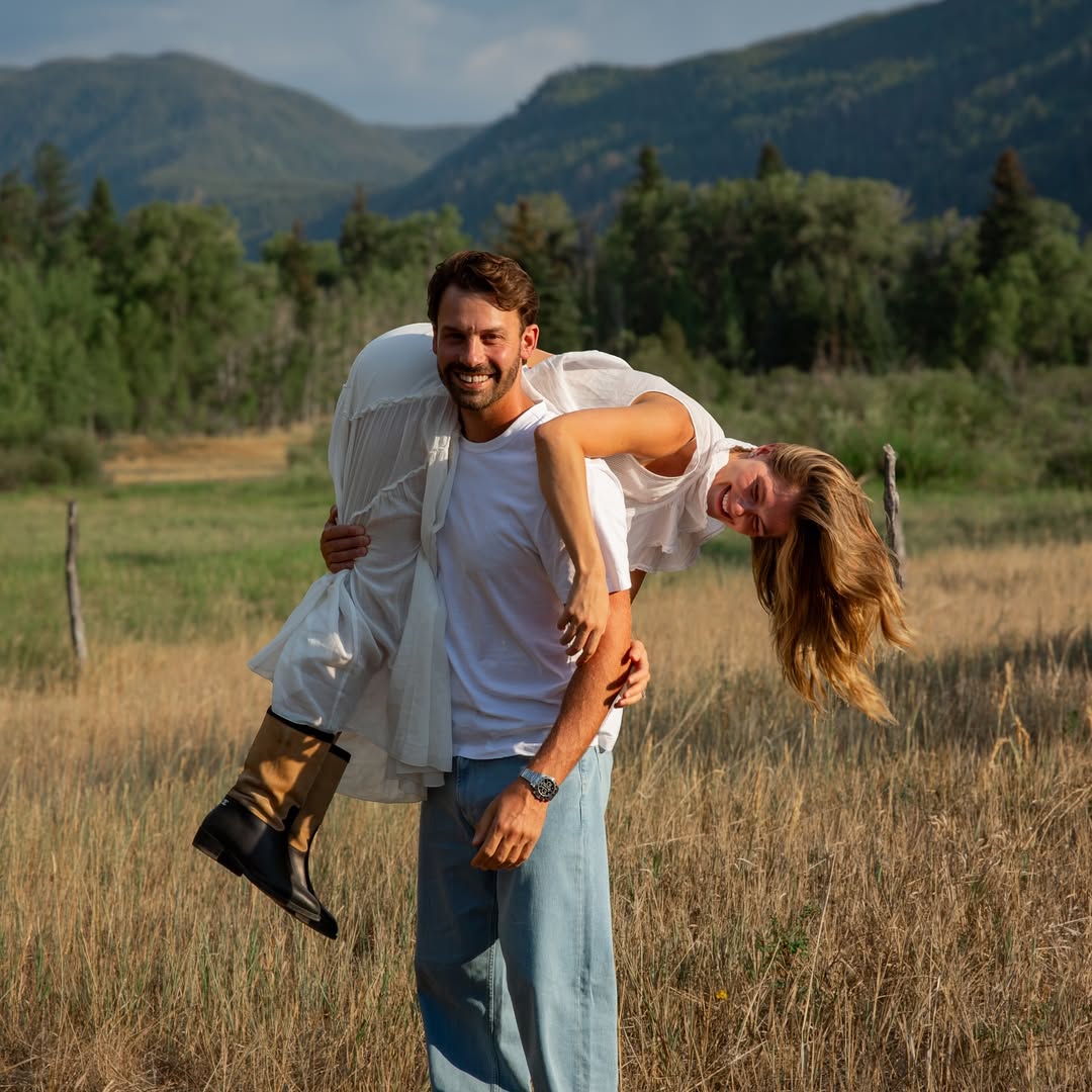 Σήμερα, η Αμαλία Κωστοπούλου ζει στο Όστιν του Τέξας μαζί με τον σύζυγό της, σε μια νέα καθημερινότητα που φαίνεται να τη γεμίζει.