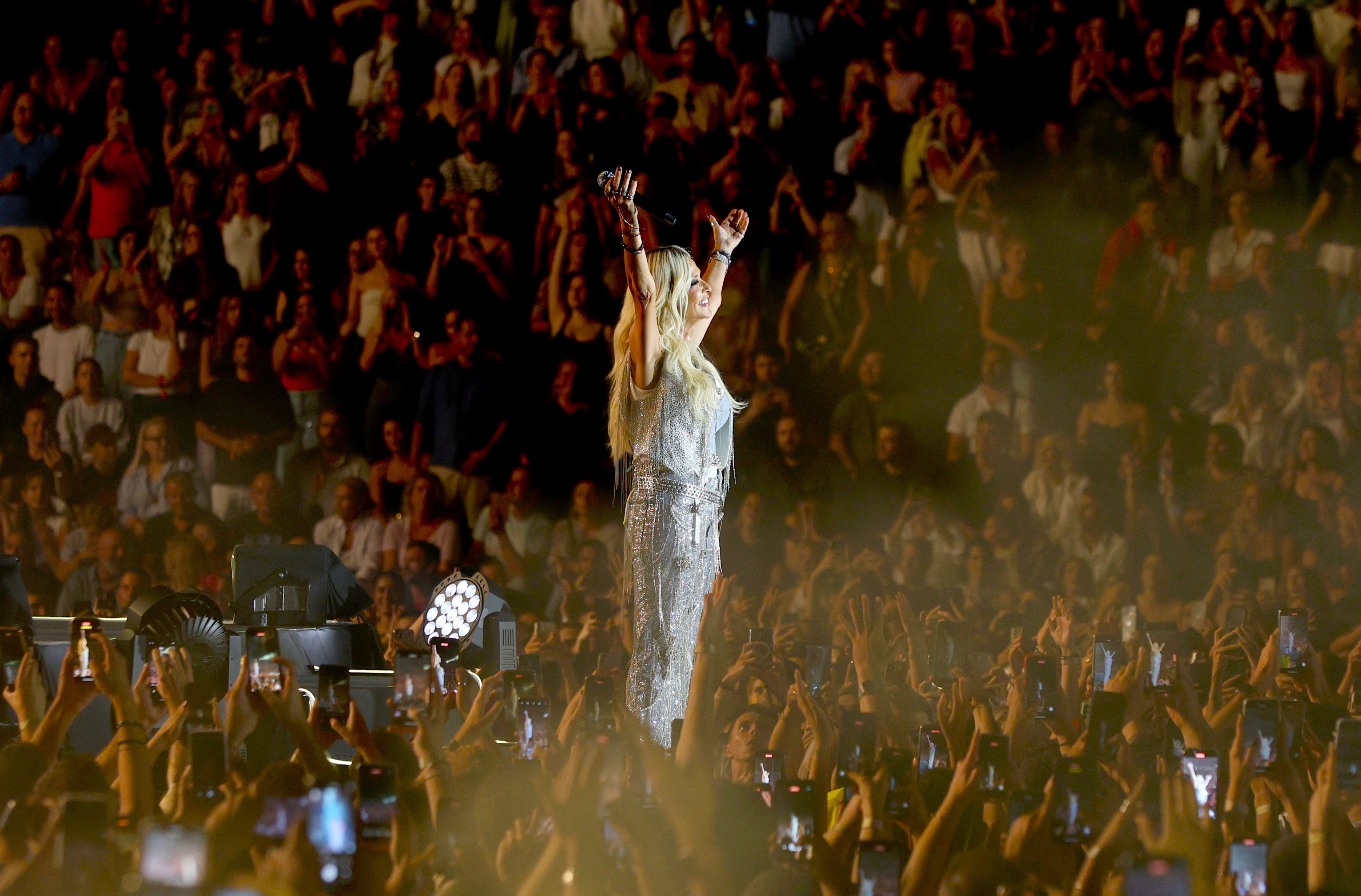 Η Άννα Βίσση ετοιμάζεται να γράψει ιστορία με μια συναυλία-υπερπαραγωγή στο ΟΑΚΑ τον Σεπτέμβριο του 2026, η οποία αναμένεται να κοστίσει περίπου 5.000.000 ευρώ.