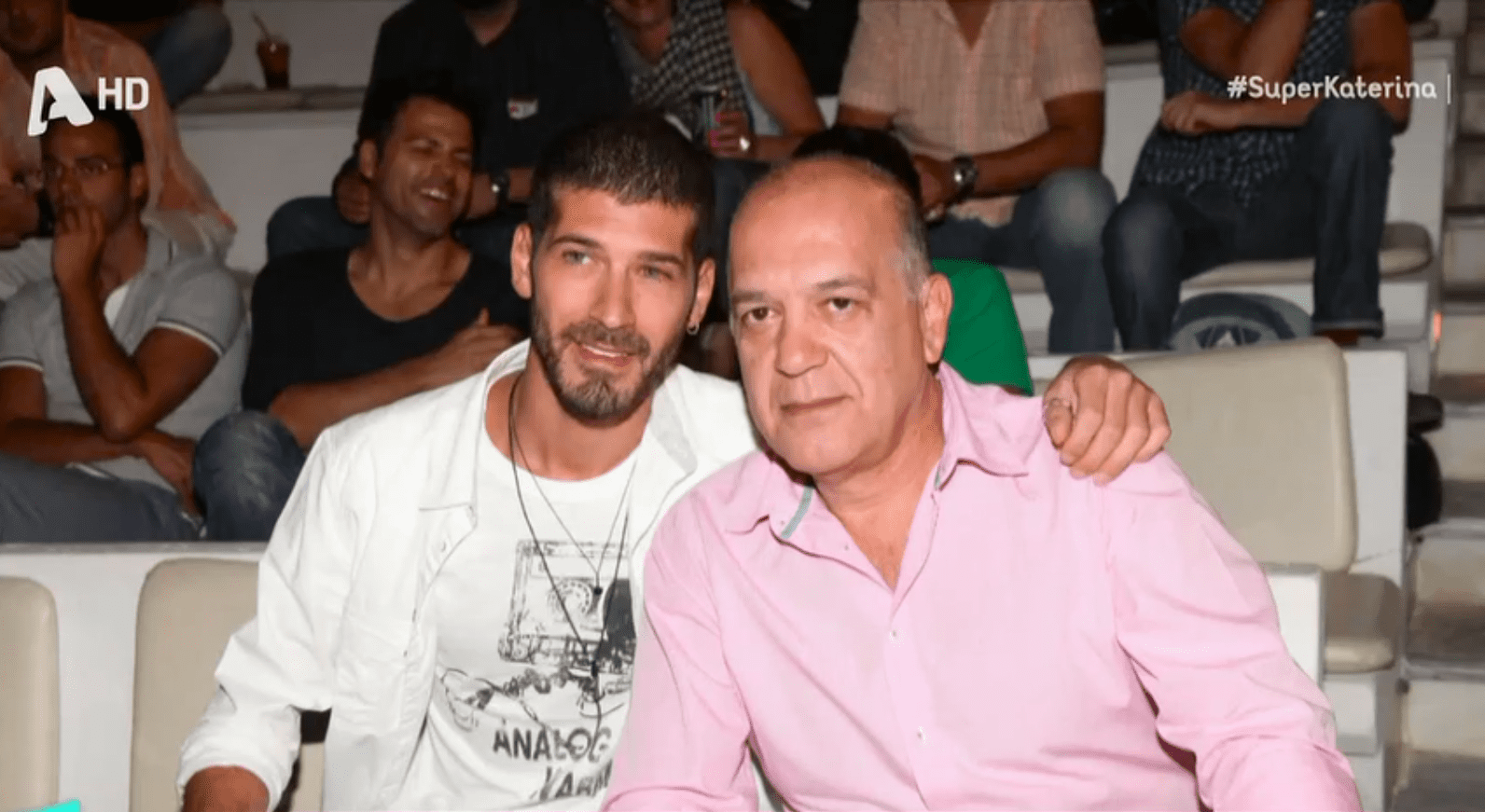 Ο Αντώνης Γούναρης μιλά για τον γιο του Δημήτρη που παραμένει εγκλωβισμένος στο Ομάν, μετά από αιφνίδια αλλαγή πτήσης λόγω των εξελίξεων στη Μέση Ανατολή.