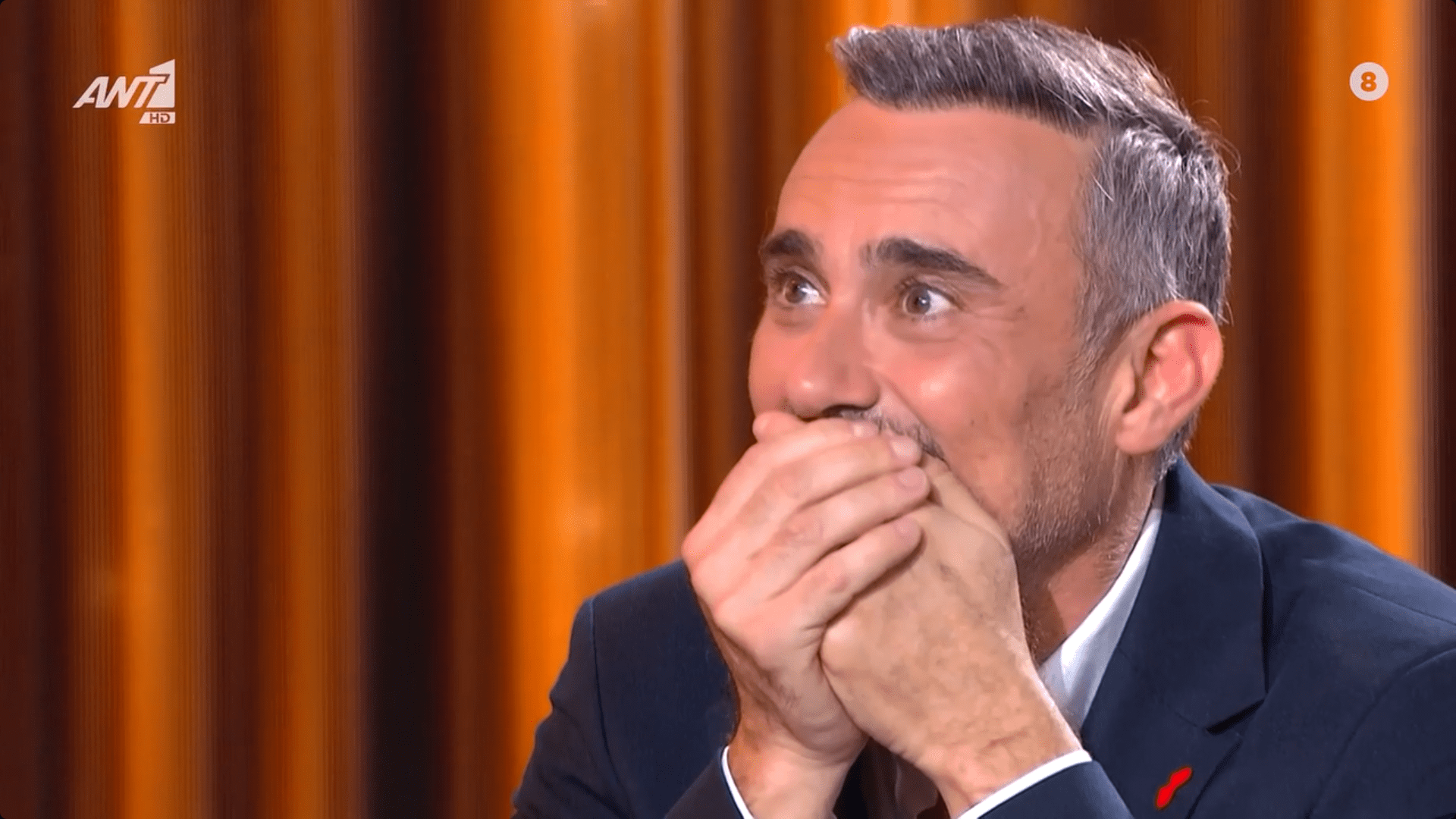 Συγκίνηση στο «Moments» με τον Γιώργο Καπουτζίδη να ανοίγει την καρδιά του για την ταυτότητά του, τους γονείς του και την πίεση που ένιωθε.