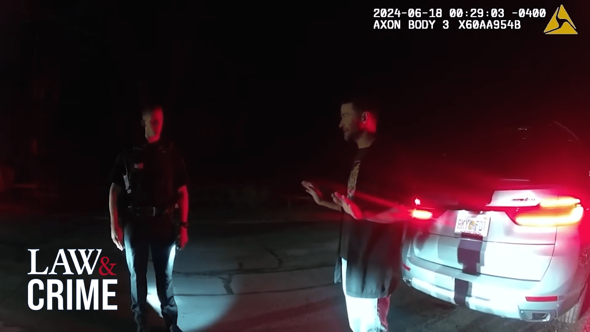 Νέο βίντεο από τη σύλληψη του Τζάστιν Τίμπερλεϊκ το 2024 δείχνει τον τραγουδιστή να δυσκολεύεται στα τεστ νηφαλιότητας, σε μια υπόθεση που είχε προκαλέσει διεθνή αίσθηση.