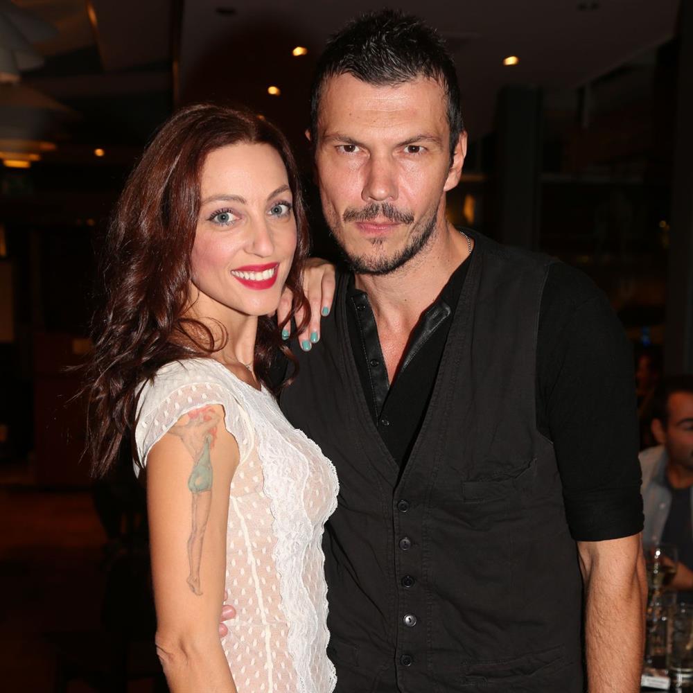 Ο Ιωάννης Παπαζήσης και η Βανέσα Αδαμοπούλου υπήρξαν ζευγάρι από το 2005 έως το 2020. Γνωρίστηκαν στα γυρίσματα της ταινίας «Λούφα και παραλλαγή: Σειρήνες στο Αιγαίο» και μαζί απέκτησαν τον γιο τους, Ιάσονα, το 2015.