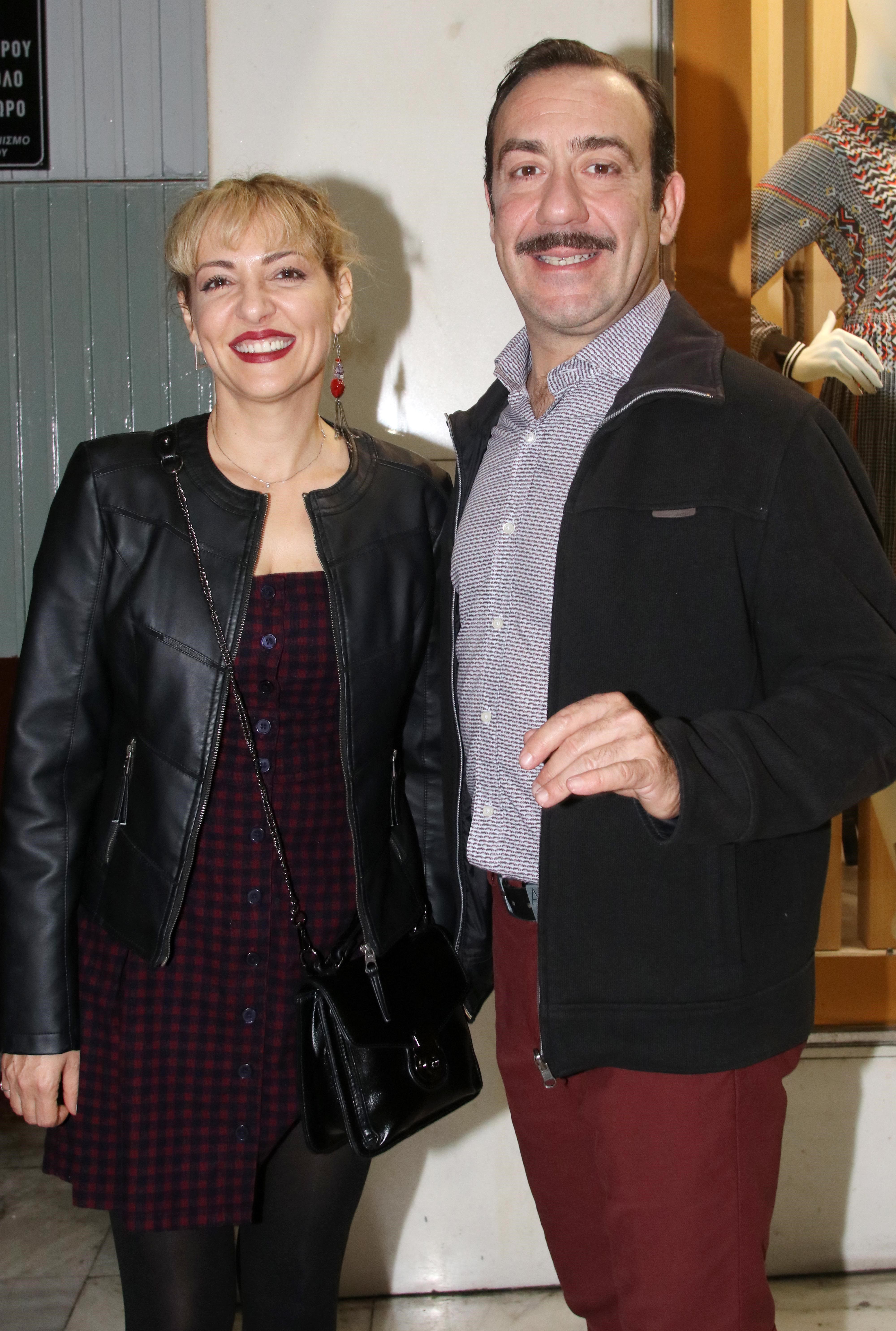 Μάλιστα, εντύπωση προκάλεσε το γεγονός ότι ο Σωτήρης Καλυβάτσης έκανε μια προτροπή προς την εκπομπή, ζητώντας να διορθωθεί το όνομα στο κάτω μέρος της οθόνης, ώστε να γράφεται «Υρώ» με ύψιλον και όχι «Ηρώ» με ήτα, όπως συνηθίζεται, εξηγώντας ότι το «Υρώ» προέρχεται από το «Αργυρώ», κάτι που δεν ήταν ευρέως γνωστό.