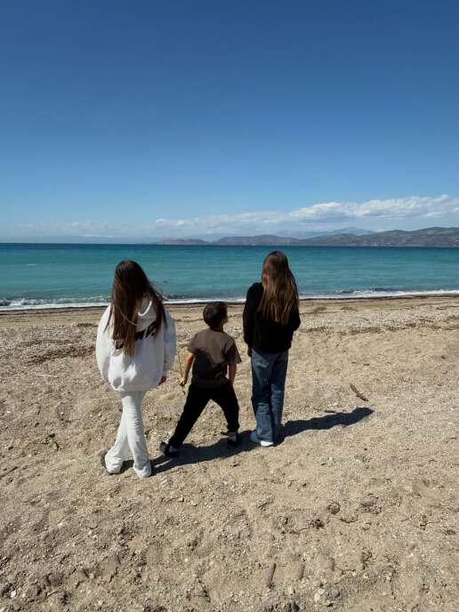 stamatina-tsimtsili-pasxa-2026-oikogeneiaka-korinthos-4