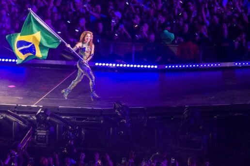 shakira-brazil-synaylia-kopakabana-photos-video-1