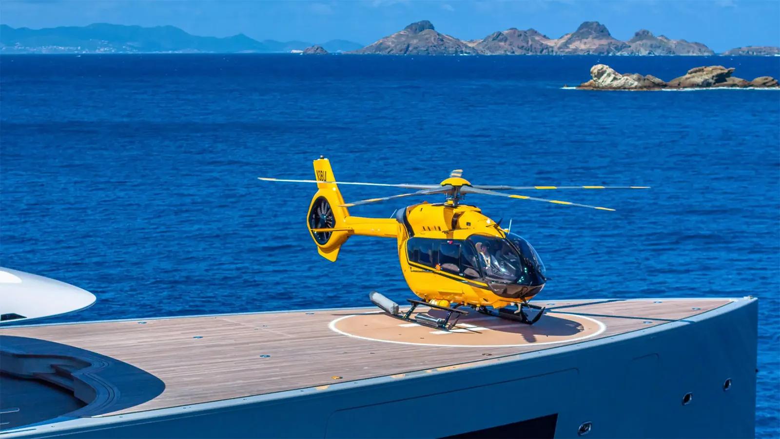 Ένα από τα πιο πολυσυζητημένα superyachts του πλανήτη βρίσκεται αυτές τις ημέρες στα νερά της Μυκόνου. Ο λόγος για το Moonrise, τη θηριώδη θαλαμηγό που ανήκει στον δισεκατομμυριούχο ιδρυτή του WhatsApp, Jan Koum.