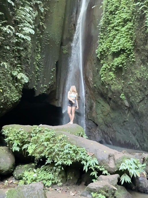apostolia-zoi-diakopes-balli-photos-instagram-10