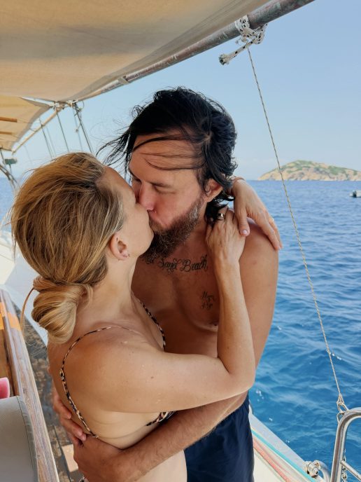 kate-hudson-summer-2026-greece-10
