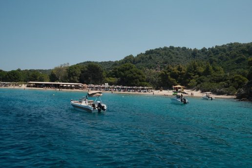 kate-hudson-summer-2026-greece-3