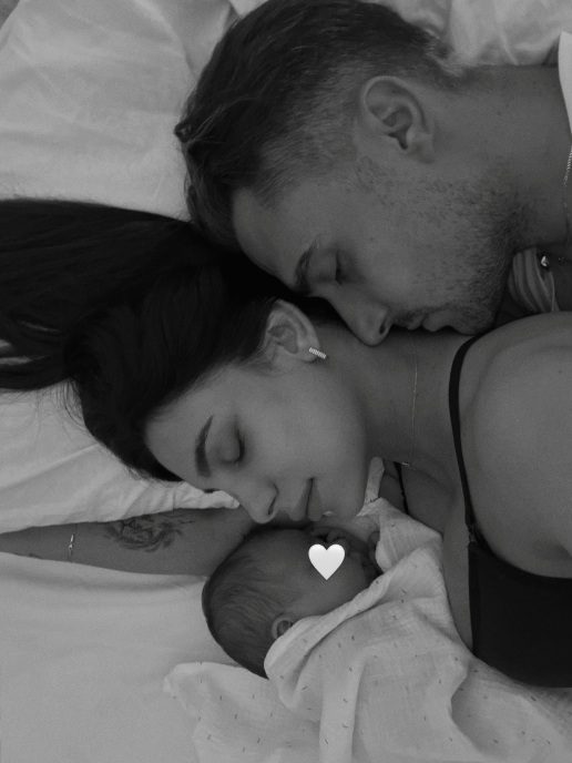 sakis-katsoulis-marialena-roumelioti-photos-baby-instagram-40-hmeron-1