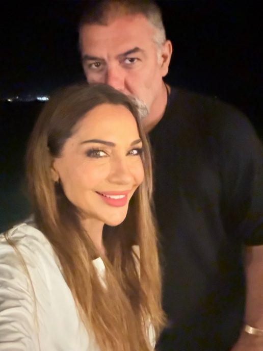 despoina-vandi-vasilis-bisbikis-paros-diakopes-dekapentaygoustos-photos-5