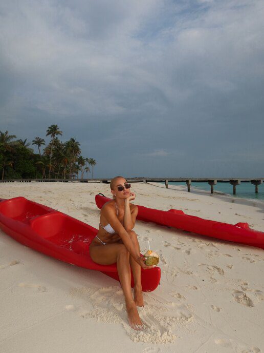 ioanna-touyni-diakopes-maldives-xtesini-anartisi-summer-2026-photos-1