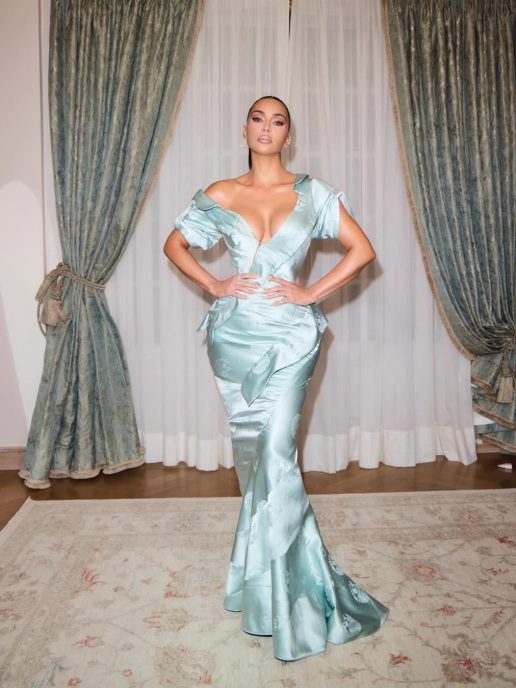 kim-kardashian-genethlia-eyxes-kris-jenner-6