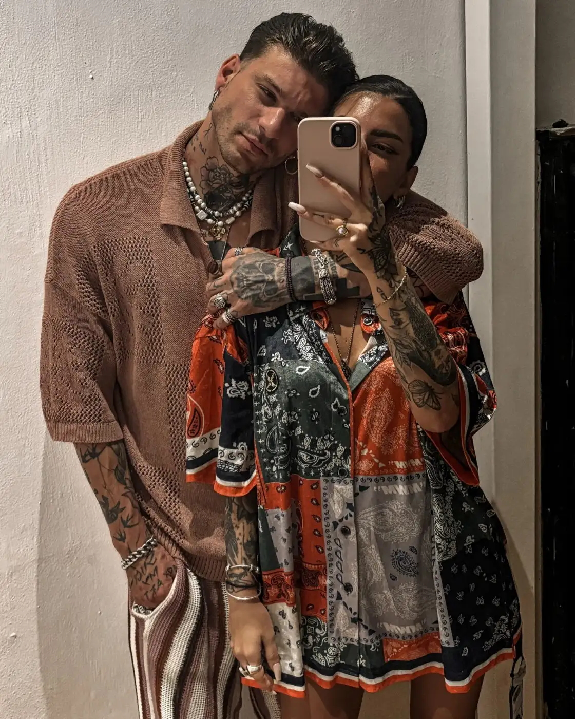 ο Στηβ Μιλάτος, με μια ανάρτηση στον προσωπικό του λογαριασμό στο Instagram, αποκάλυψε πως είναι και πάλι in love, δημοσιεύοντας την πρώτη φωτογραφία με τη σύντροφό του, Ειρήνη.