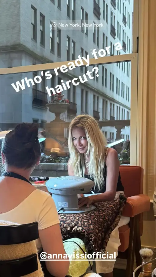 anna-vissi-kourema-1_jpg