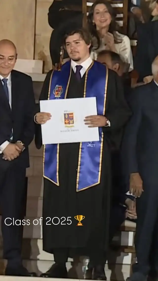 Ο 18χρονος Μάξιμος Κωστόπουλος αποφοίτησε από το σχολείο.