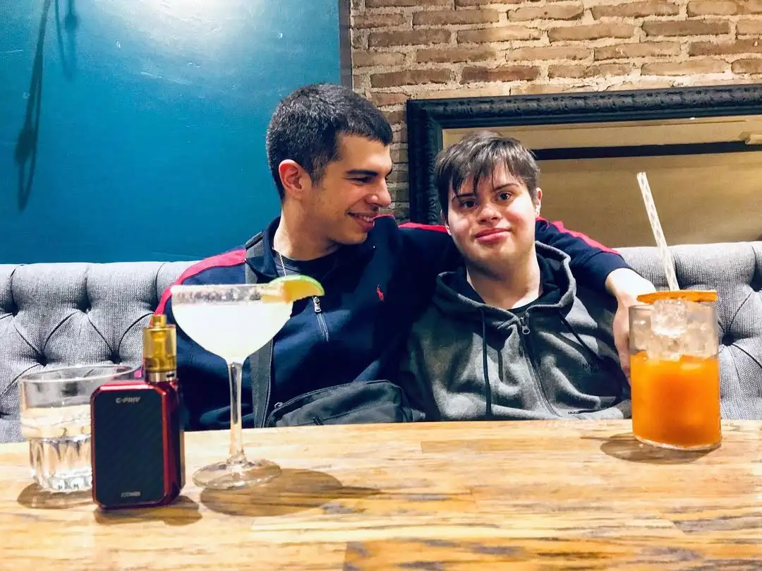 Ο Νέστορας Νέστορας μιλά για τον αδελφό του με σύνδρομο Down.