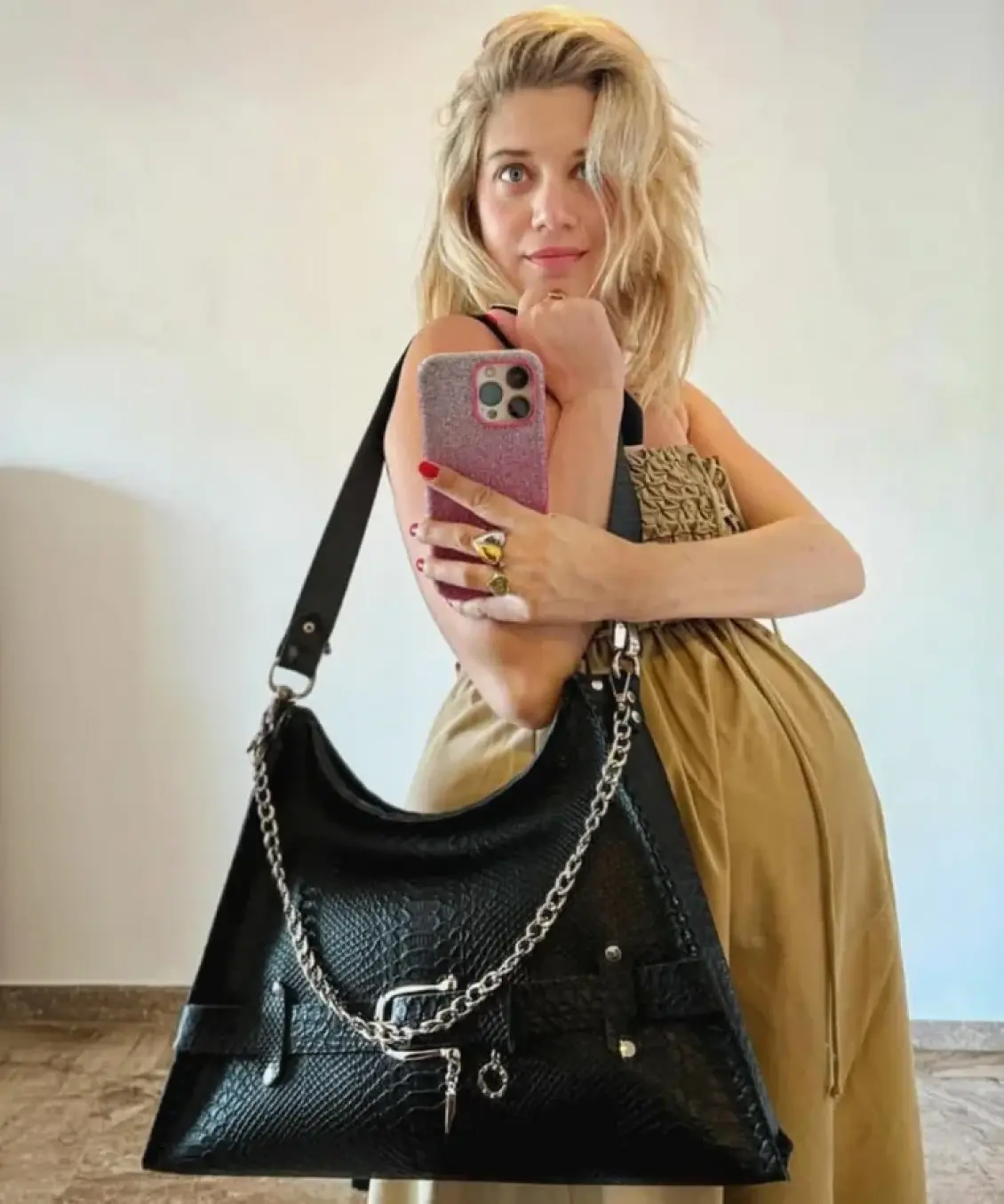 me-thn-tsanta-moy-kai-thn-foyska-moy-ready-to-go-at-last-let-the-vacay-beginindividualart