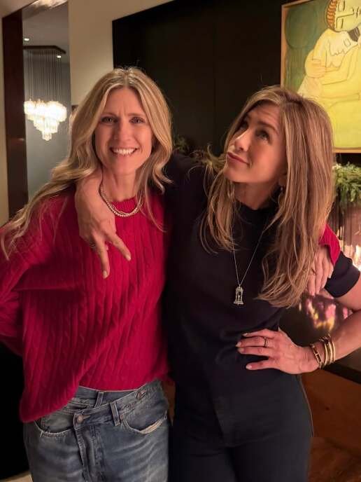 jennifer-aniston-instagram-photos-christmas-2025-1
