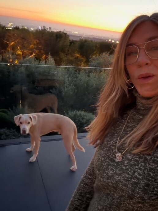jennifer-aniston-instagram-photos-christmas-2025-8
