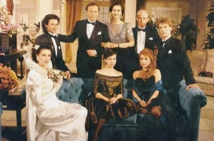 Η Κάτια Δανδουλάκη μιλά με συγκίνηση για τον θάνατο του Χρήστου Πολίτη, θυμάται τη συνεργασία τους στη «Λάμψη» και στέλνει ένα ουσιαστικό μήνυμα αποχαιρετισμού.