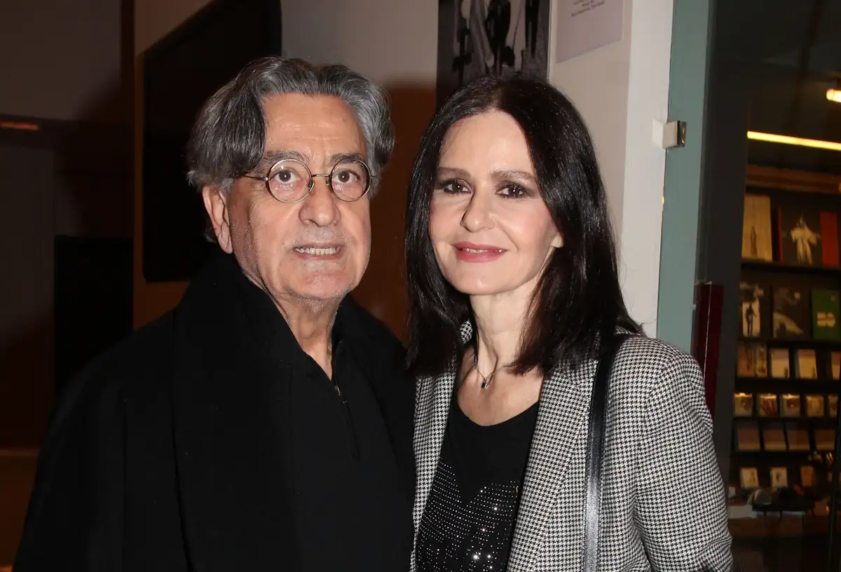 Στη συνέχεια, η Κάτια Δανδουλάκη αναφέρθηκε και στον Νίκο Γαλανς, τον πρώτο της έρωτα. Οι δυο τους υπήρξαν ζευγάρι για δύο χρόνια σε πολύ νεαρή ηλικία.