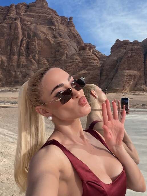 ioanna-touni-instagram-photos-alula-saudi-arabia-2