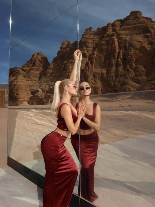 ioanna-touni-instagram-photos-alula-saudi-arabia-4