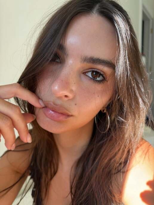 emily-ratajkowski-summer-2026-instagram-photos-8
